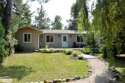 167 Bay Street E, Blue Mountains, On N0h 2p0