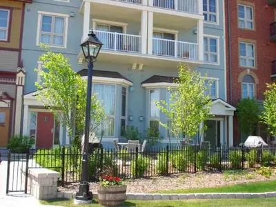 190 Jozo Weider Boulevard 147, Blue Mountains, On L9y 0v2