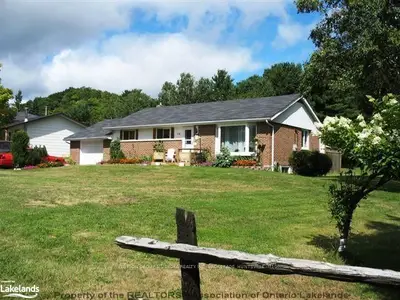 54 Riverside Drive E, Huntsville, On P1h 1r6