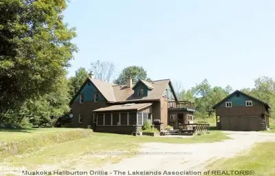 41 Widjiitiwin Road, Huntsville, On P1h 2j3
