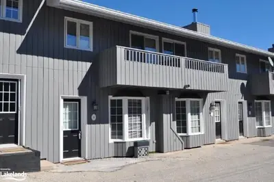 139 Lakeshore Road E 8, Blue Mountains, On L9y 3z2