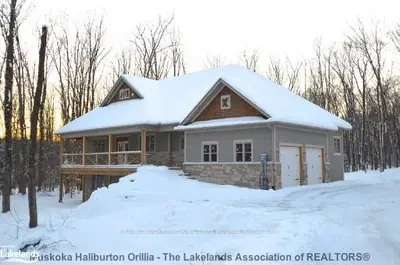 38 Royal Oak Crescent, Huntsville, On P1h 0a8