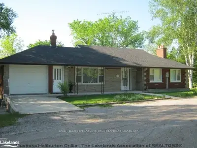 1038 Lakeshore Road, Highlands East, On K0m 1r0