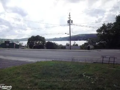 49 Main Street W, Huntsville, On P1h 1w9