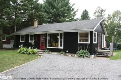 74 Muskoka Road, Bracebridge, On P1l 1h4