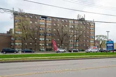 Condo Apartment in Hamilton