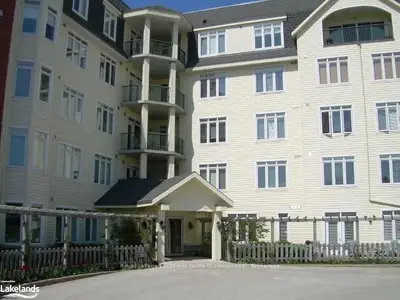 10 Bay Street E 204, Blue Mountains, On N0h 2e0
