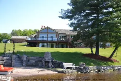 270 West Browns Road, Huntsville, On P1h 2j3