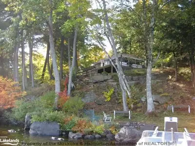1046 Strachan Point Road, Muskoka Lakes, On P0c 1a0