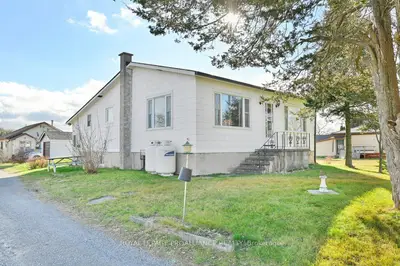 Detached in Prince Edward County