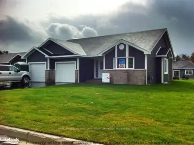 20 Gainsborough Road, Bracebridge, On P1l 0a8