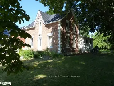 90 Bruce Street N, Blue Mountains, On N0h 2p0