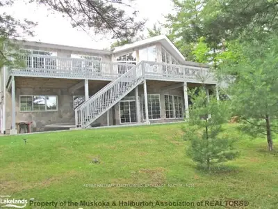 1800 Peninsula Road, Muskoka Lakes, On P0b 1j0