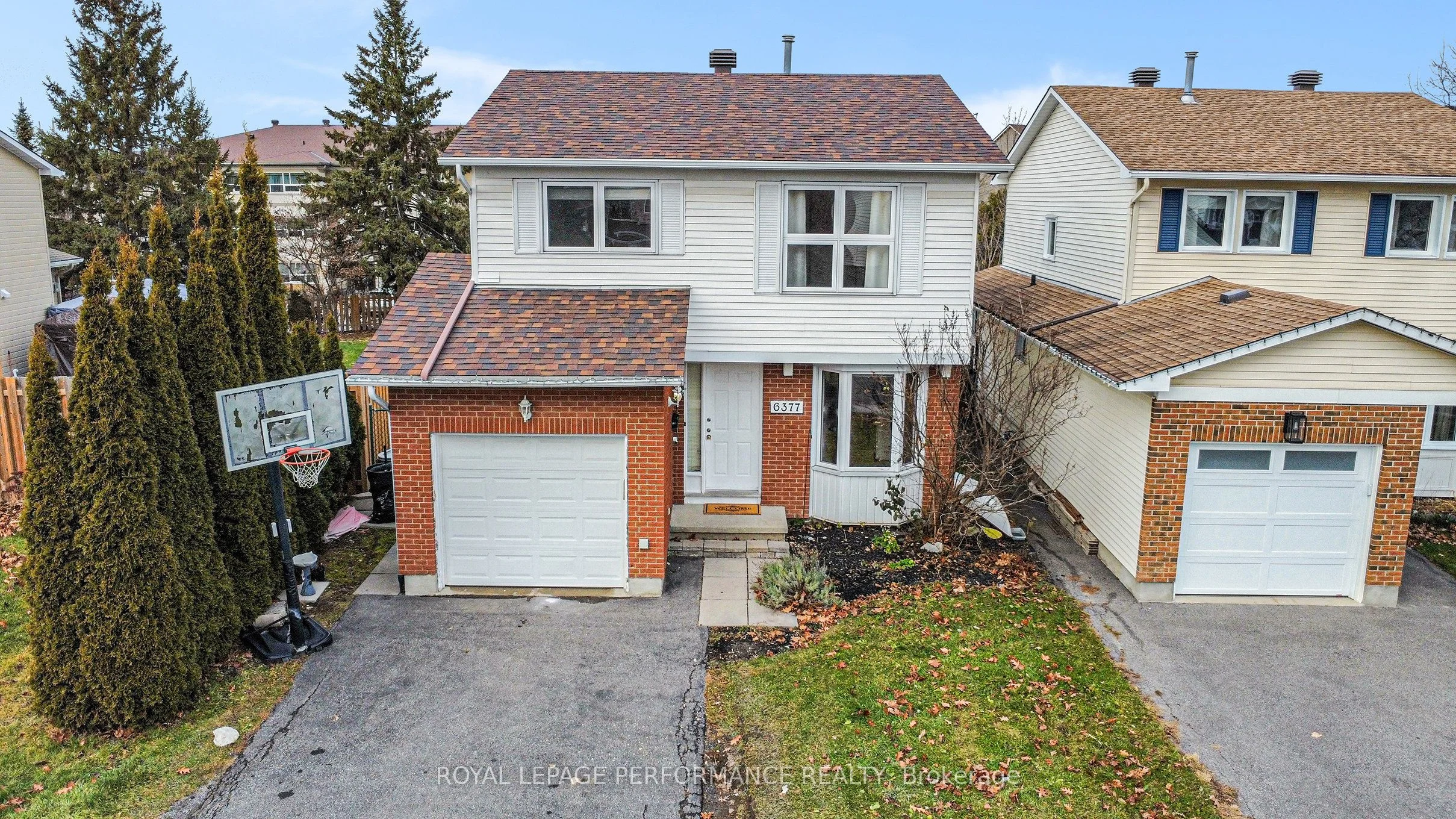 Detached in Orleans - Convent Glen and Area