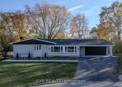 Detached in Meadowlands - Crestview and Area