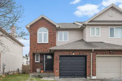 Att/Row/Townhouse in Kanata