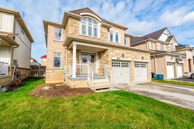 Detached in Brantford
