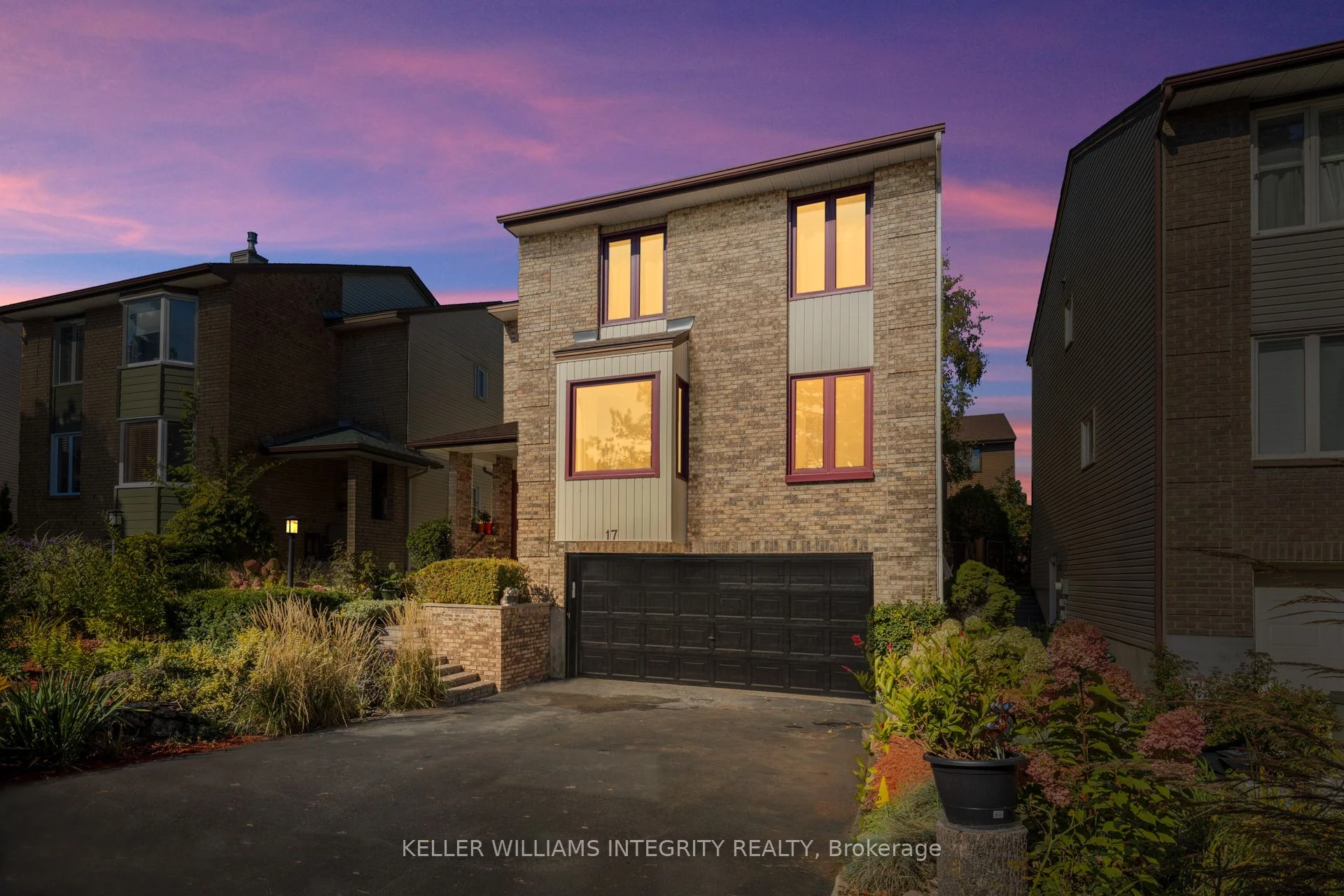Detached in Hunt Club - Windsor Park Village and Area
