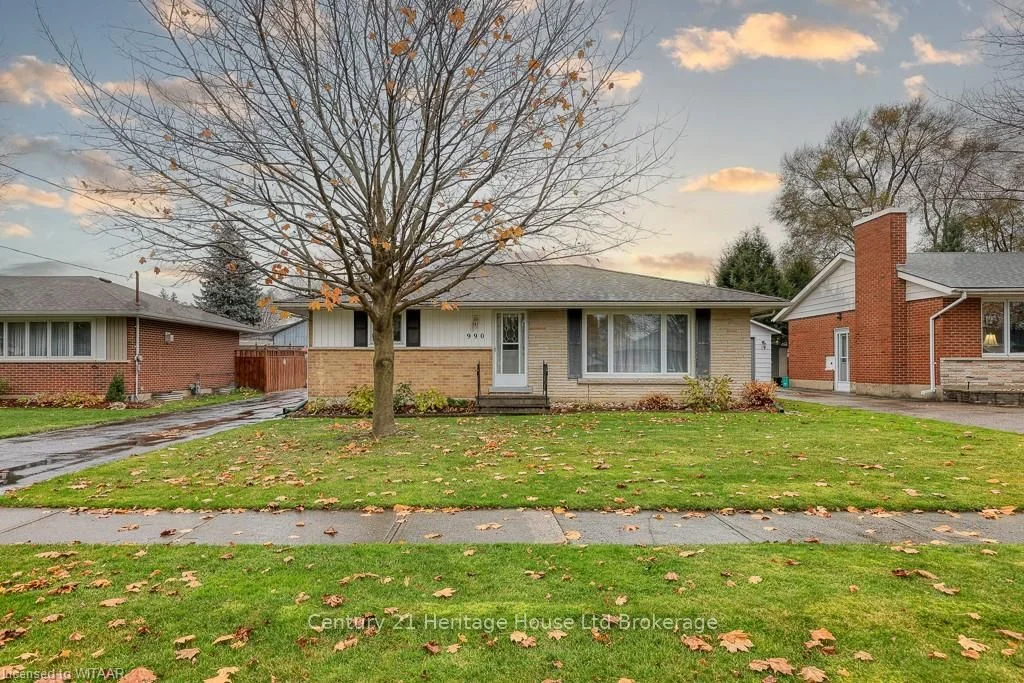 990 Braeside Street, Woodstock, On N4s 4t4