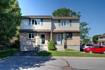 Condo Townhouse in Kingston