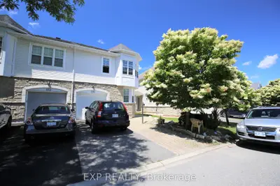 Att/Row/Townhouse in Barrhaven