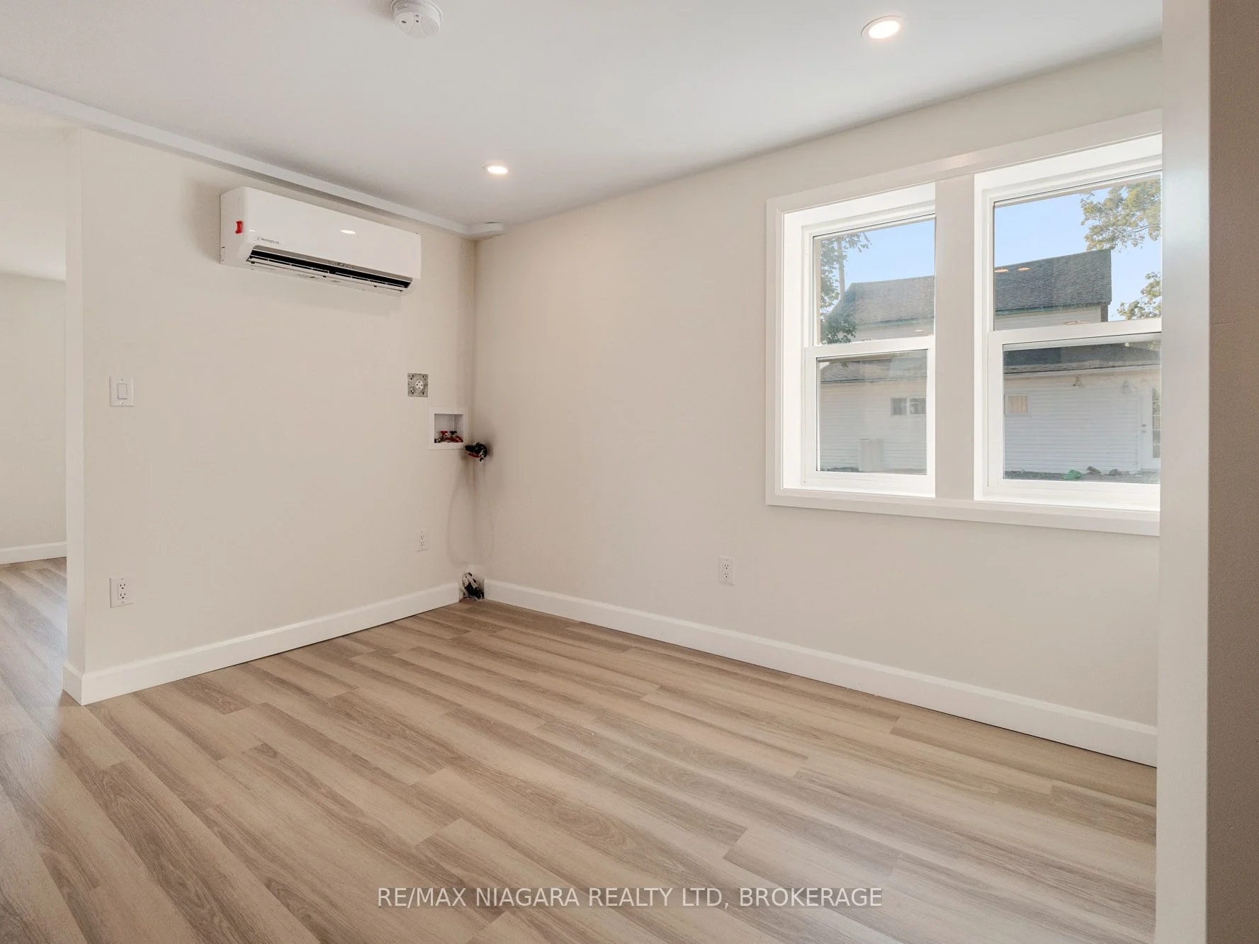132 Waterloo Street, Fort Erie, ON L2A 3K2