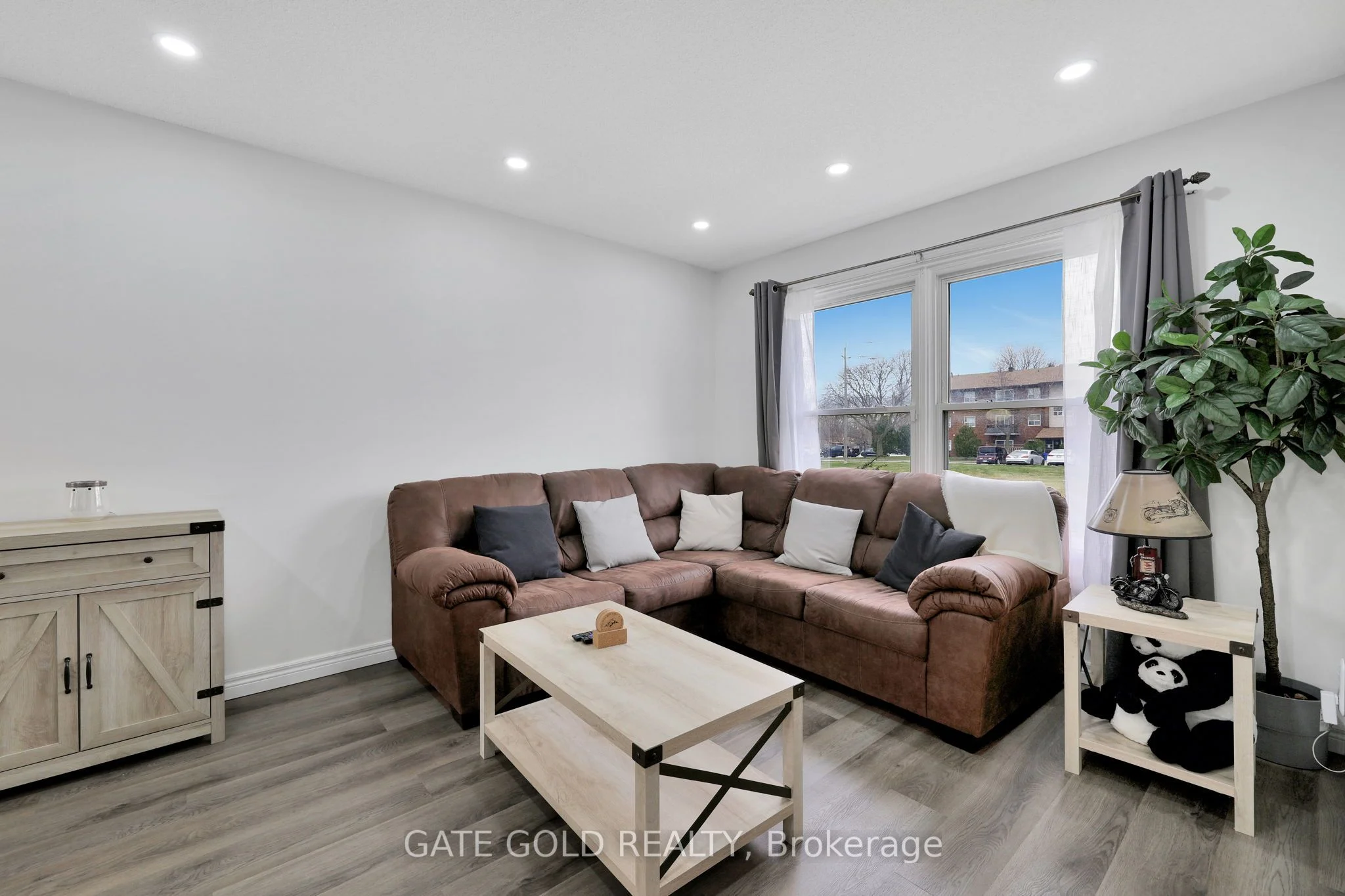 596 Grey Street 2, Brantford, ON N3S 4Y1