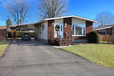 Detached in South Dundas
