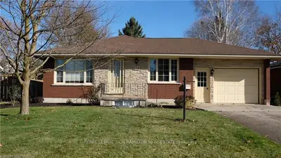 228 Byeland Drive, Wellington North, On N0g 2l2
