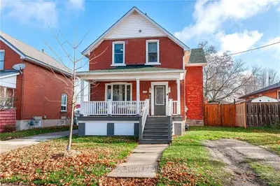 Detached in Stratford