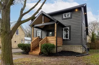 Detached in Stratford