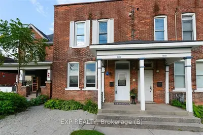 Att/Row/Townhouse in Owen Sound