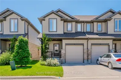 Condo Townhouse in Woodstock