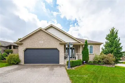 Detached in Mapleton