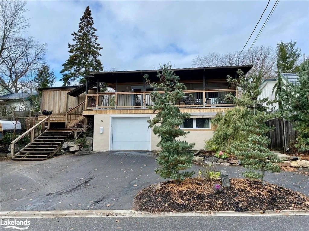 9 PROSPECT Street, Parry Sound, ON P2A 2B5