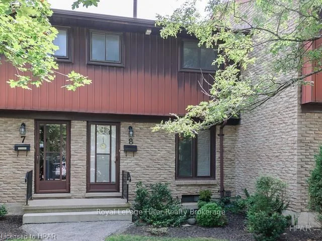 Condo Townhouse in Stratford