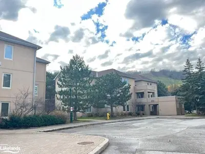 Condo Townhouse in Blue Mountains
