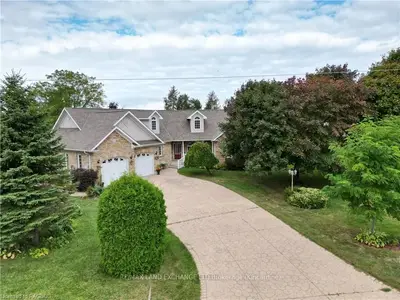 Detached in Huron-Kinloss