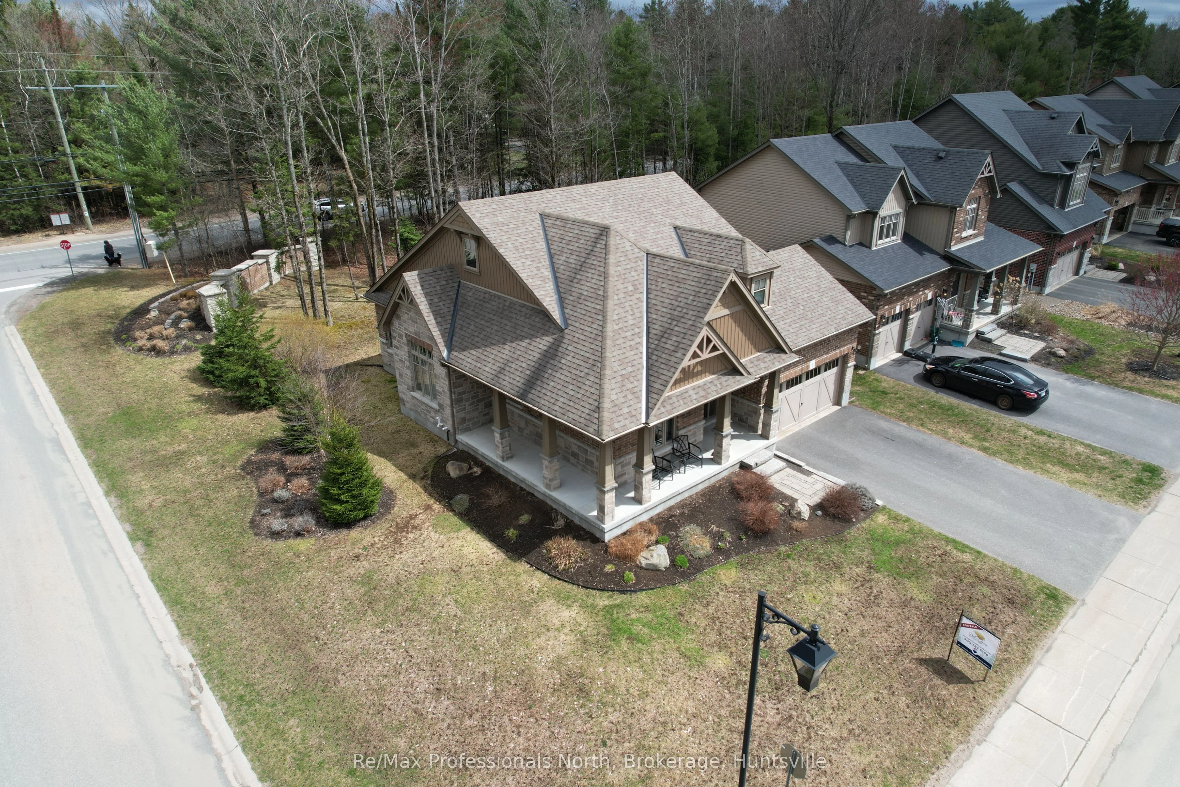 1 Prestwick Drive, Huntsville, On, P1h 0c2