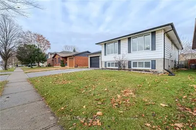 Detached in Brantford