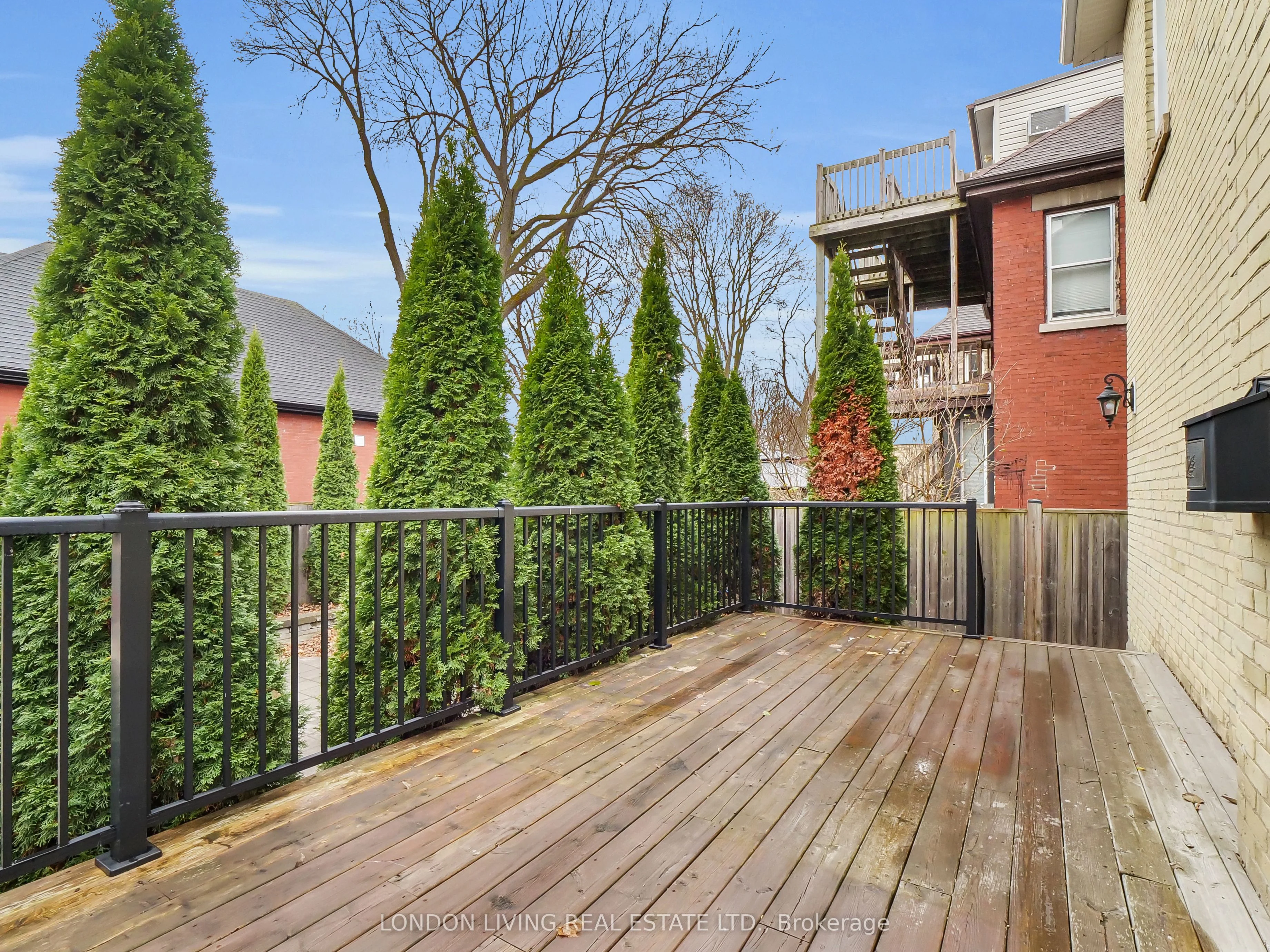 15 Beaconsfield Avenue, London South, ON N6C 1B6