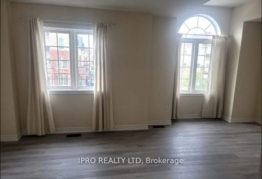 Att/Row/Townhouse in Hamilton