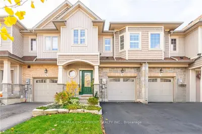 Att/Row/Townhouse in Hamilton
