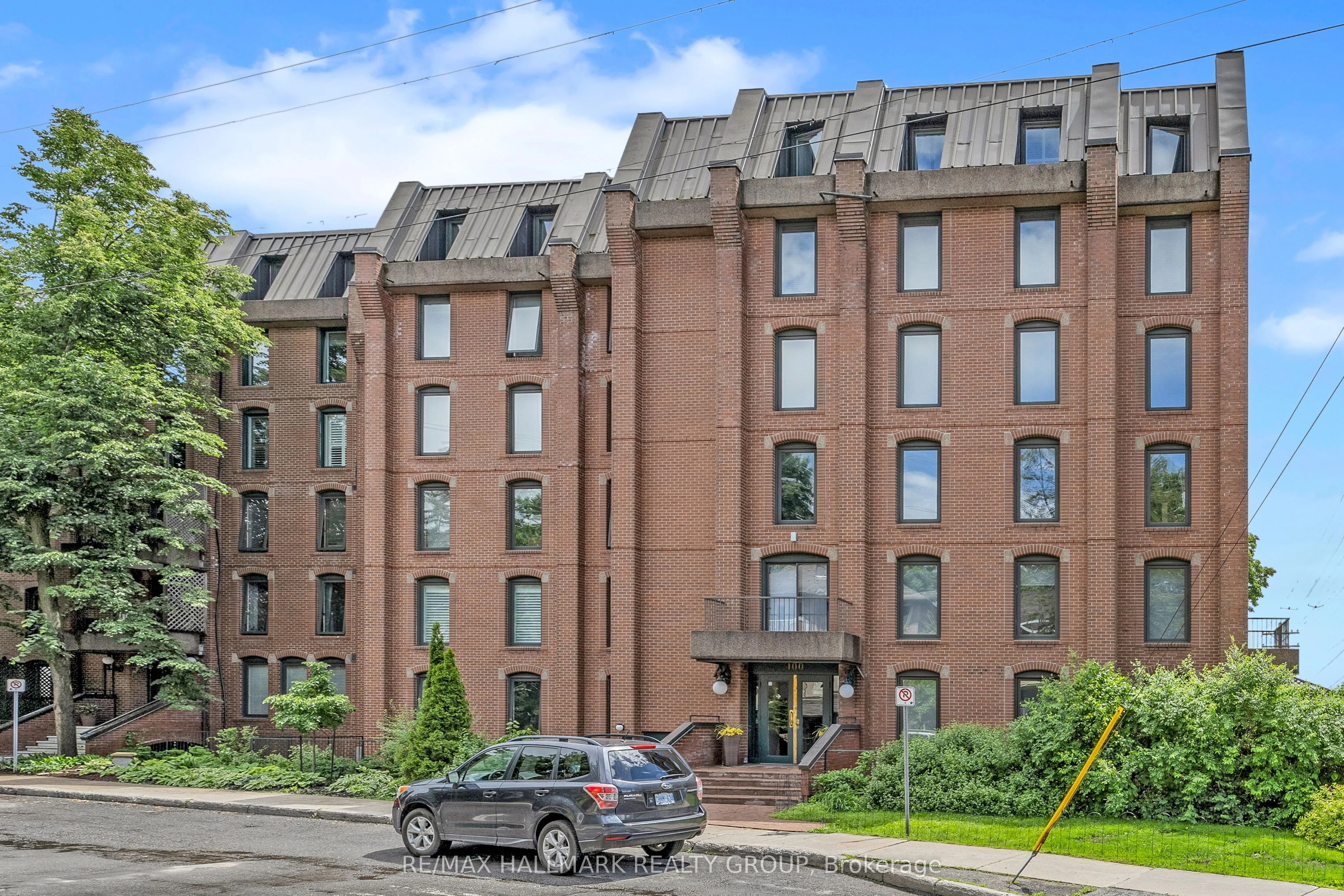 Condo Apartment in New Edinburgh - Lindenlea