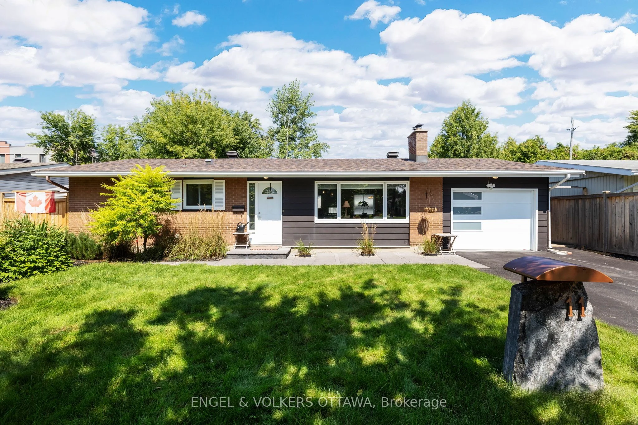 Detached in Crystal Bay - Rocky Point - Bayshore