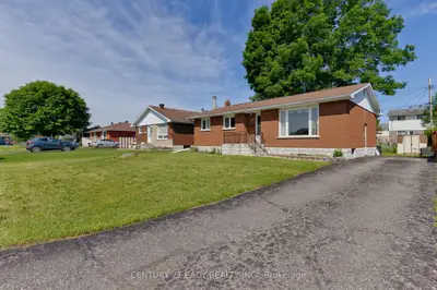 Detached in Renfrew