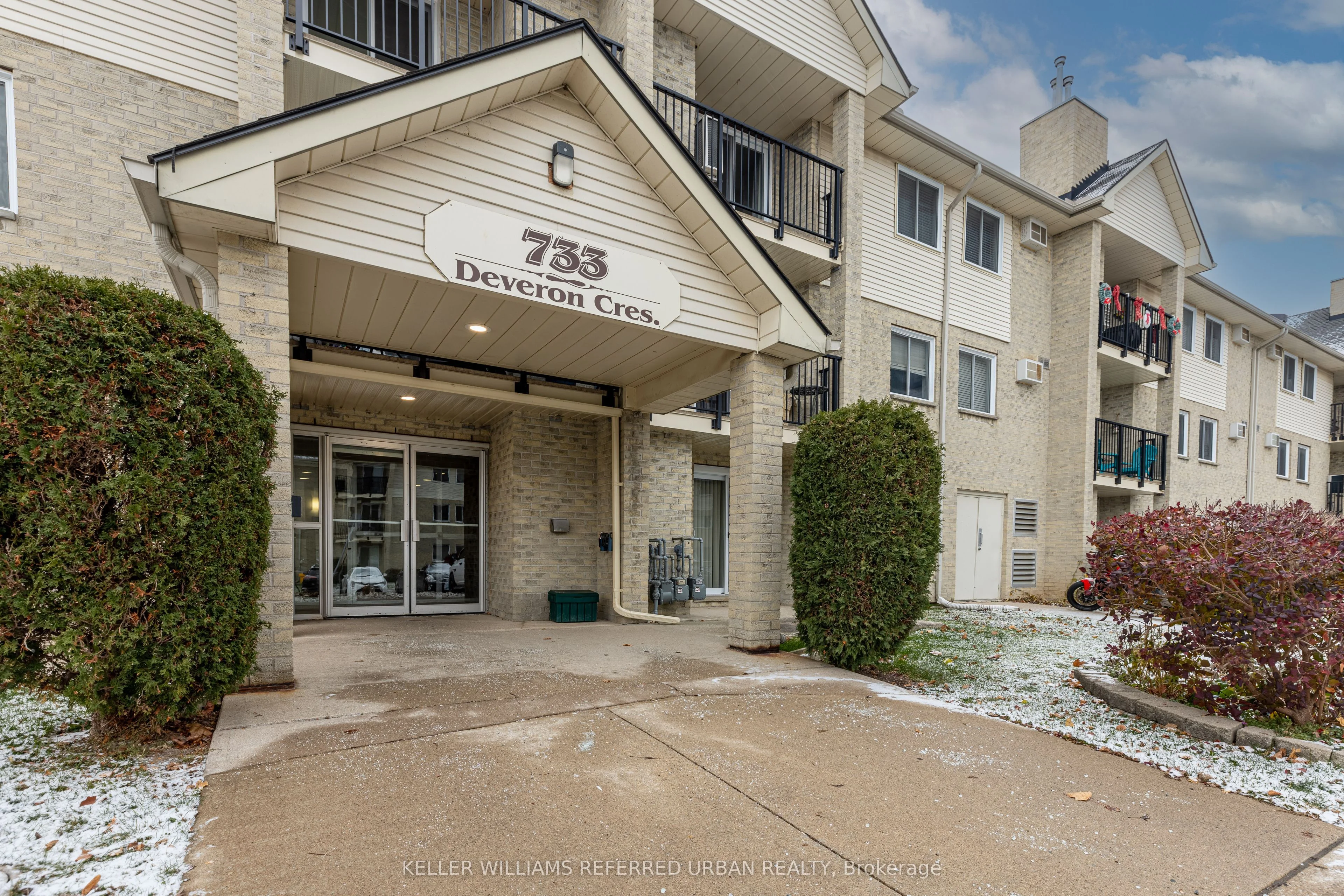 733 Deveron Crescent E 304, London South, On N5z 4t6