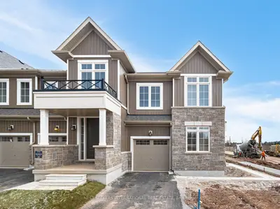 Att/Row/Townhouse in Erin