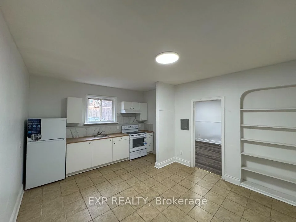 17 Loyer Street, Vanier and Kingsview Park, ON K1L 5V9