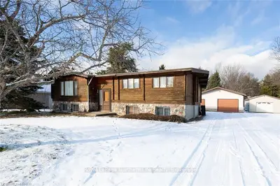Detached in North Bay